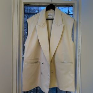 NEVER WORN Cream Sleeveless Oversized Blazer Vest